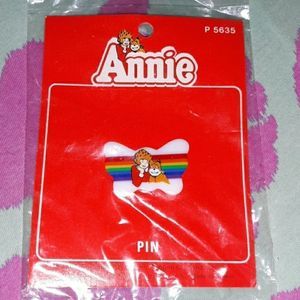NOS New Vintage Annie Sandy Rainbow Butterfly Pin‎